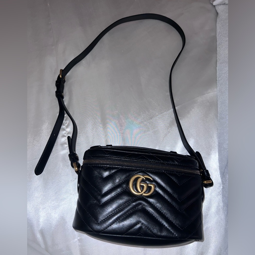 SOLD! NWOT authentic Gucci Black Leather Crossbody Bag with Gold GG Logo